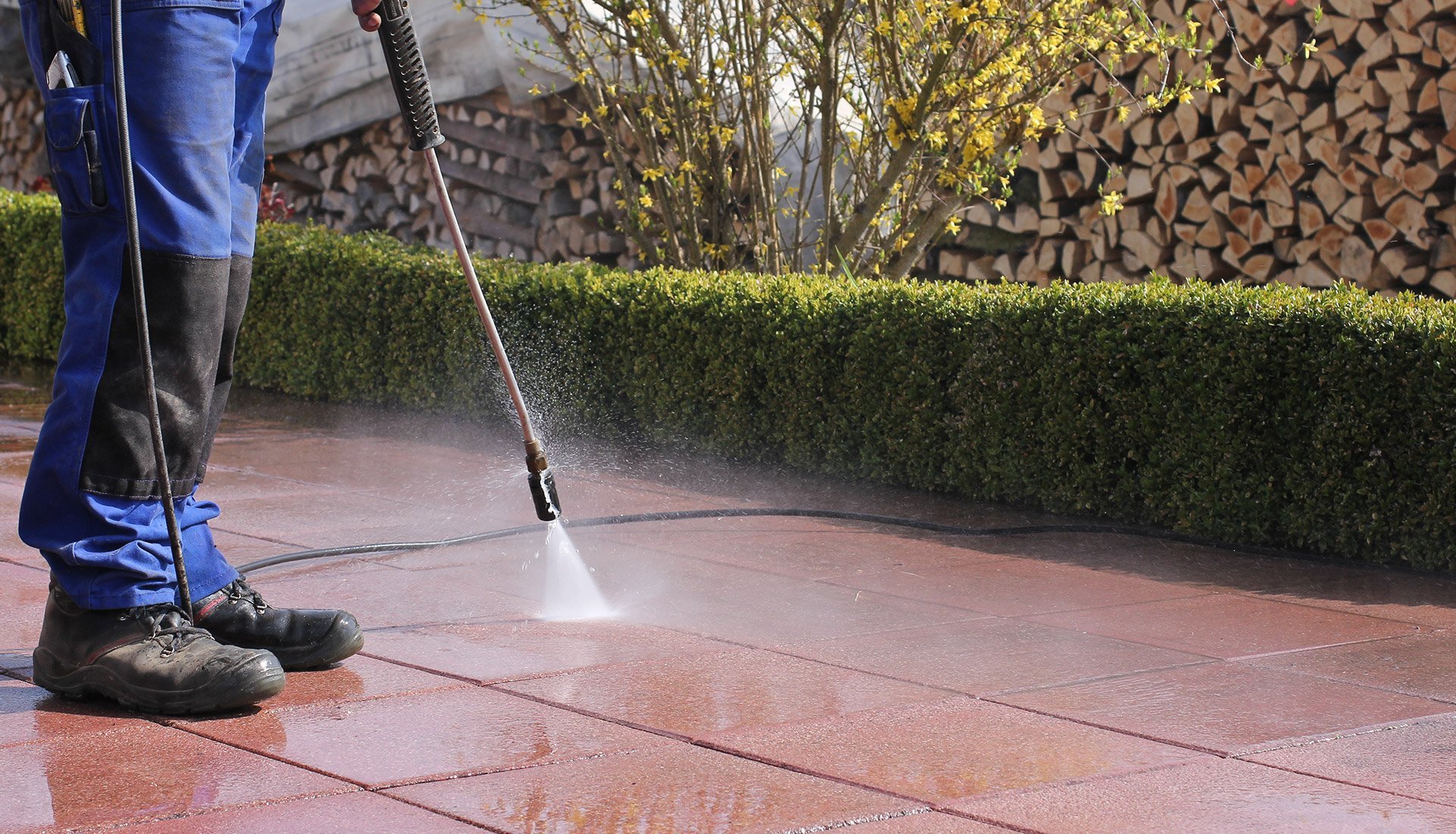 Benefits of Pressure Cleaning With a Pressure Cleaner