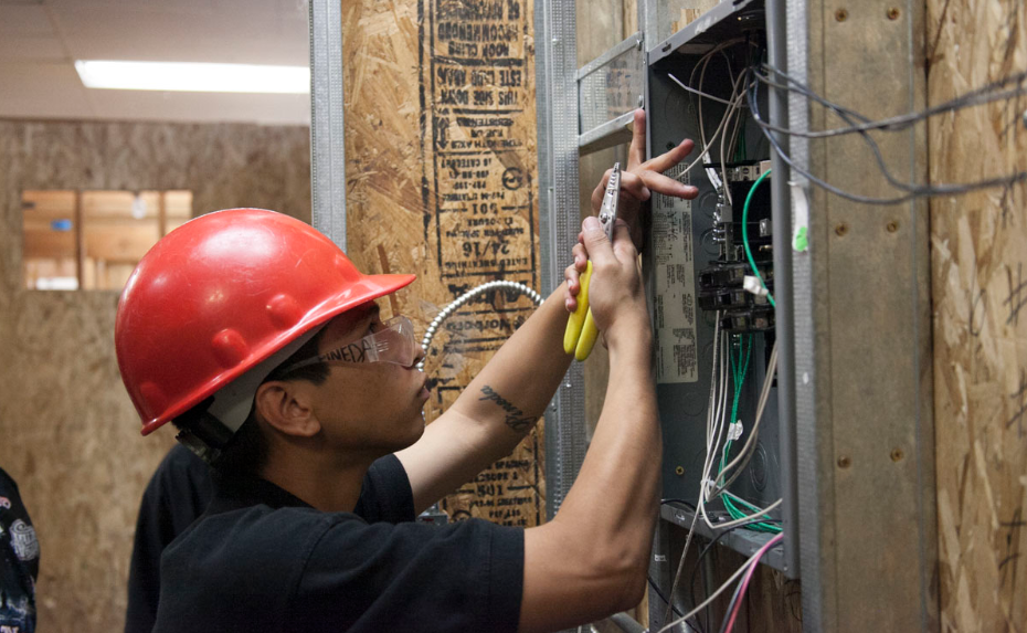 The Role of a Warkworth Electrician in New Construction and Renovations