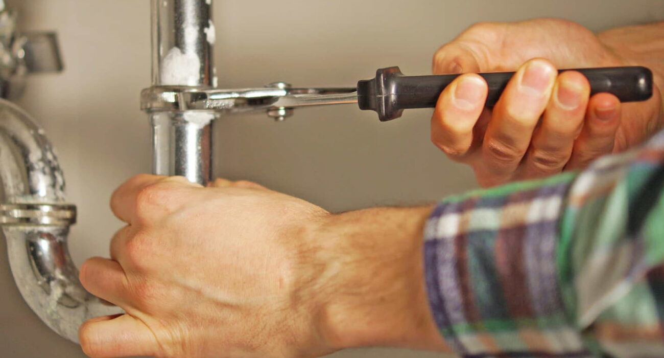 DIY Plumbing vs. Hiring a Professional Plumber in Wheeler Heights