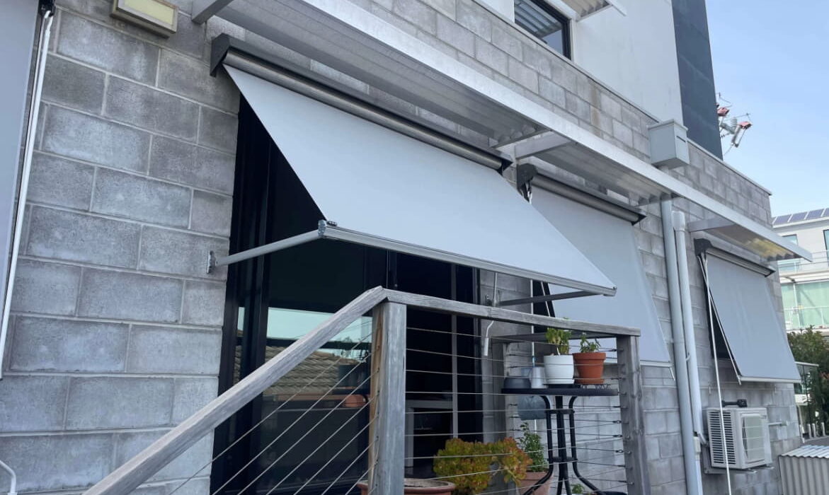 Exploring the Benefits of Pivot Arm Awnings
