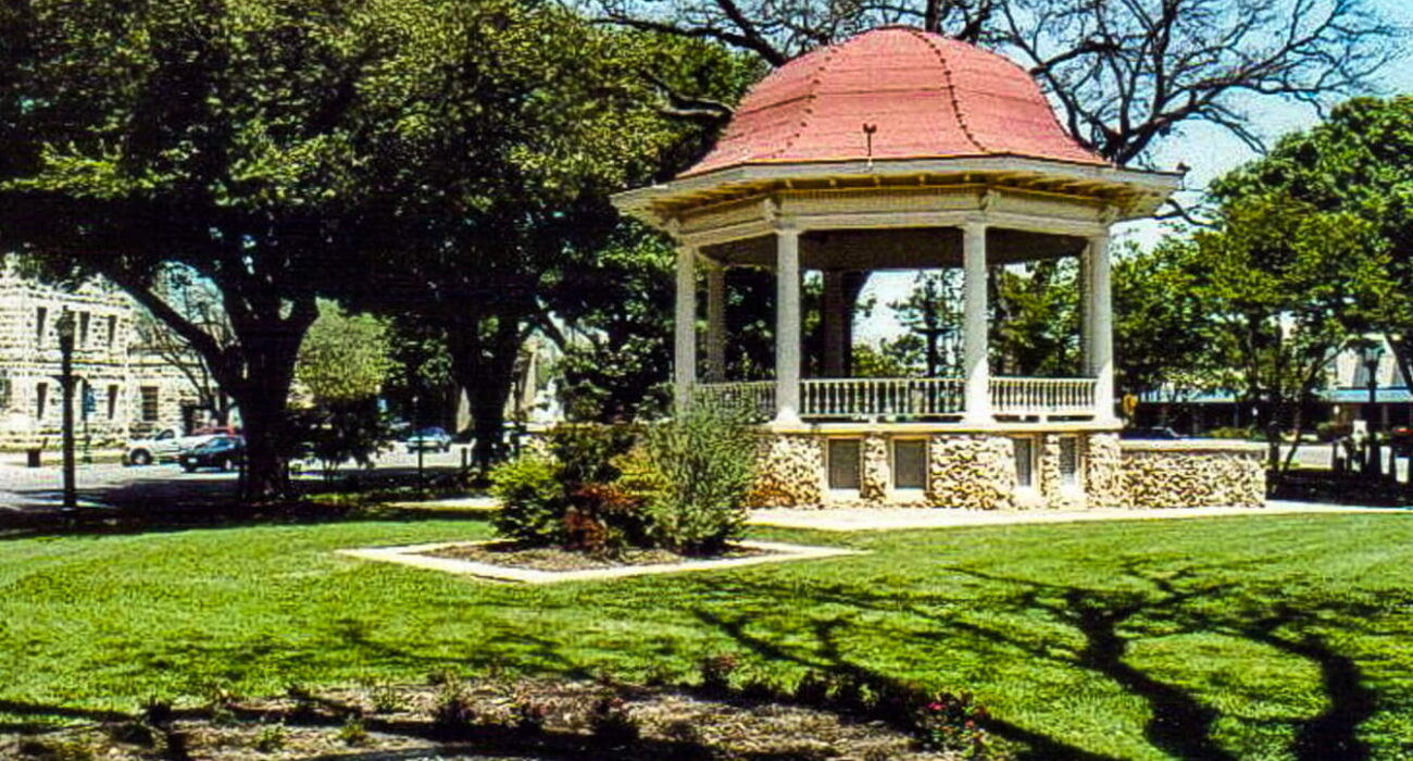 A Sanctuary in the Garden: Designing Your Perfect Gazebo in Toronto