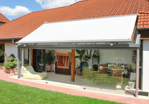 Retractable Conservatory Roofs: The Smart Solution for Every Season