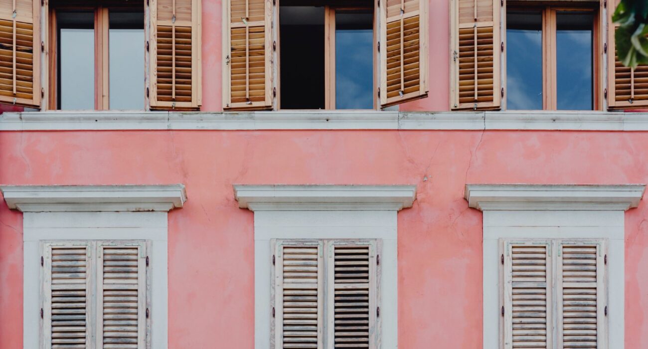 How to Choose the Perfect Exterior Shutters for Your Home?