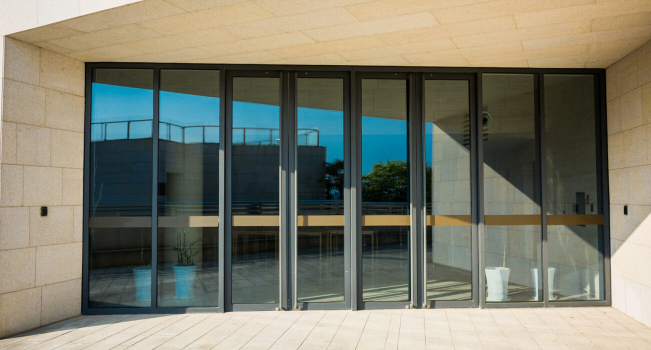 Modernizing Your Entrance: The Advantages of Automatic Swing Doors