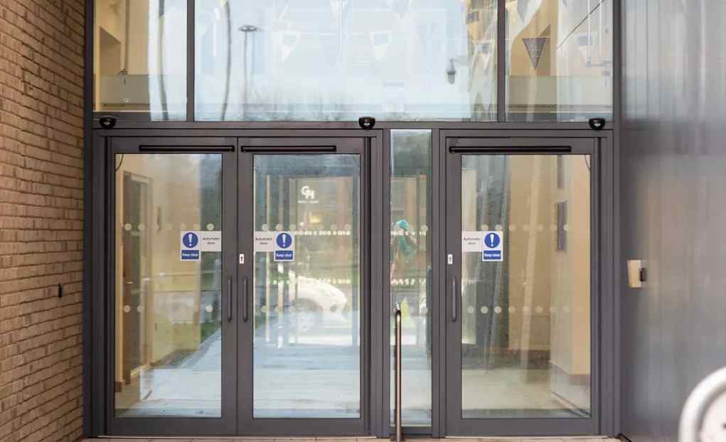 How an Automatic Swing Door Enhances Accessibility and Safety for Modern Buildings